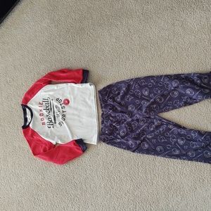 Boy's Carter's PJ set.  VERY soft and in great condition!  Size 6.